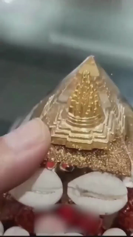 Spiritual Crystal Shree Yantra Pyramid with Gomati Chakra – Energy, Prosperity & Healing